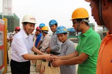 江蘇省住建廳領(lǐng)導(dǎo)慰問集團項目員工